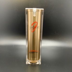 JABOT LASTING PERFORMANCE FOUNDATION FAIR IVORY LIGHT SHADE BRAND NEW